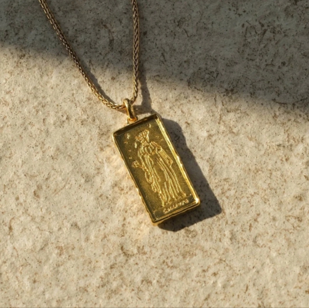 18k Gold Vermeil Pendant Necklace Calliope Muse Of Poetry Common Era